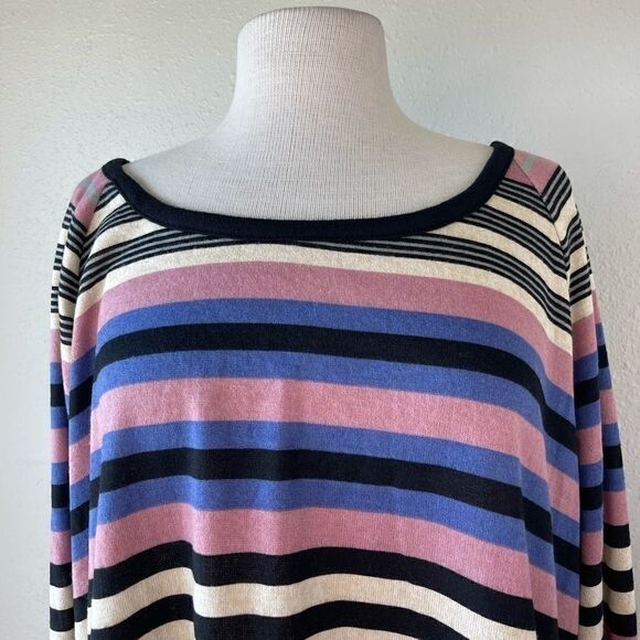 NWT Absolute Famous Women’s Tee Size 2X - Picture 2 of 7